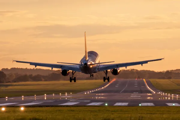 Flugzeug im Landeanflug